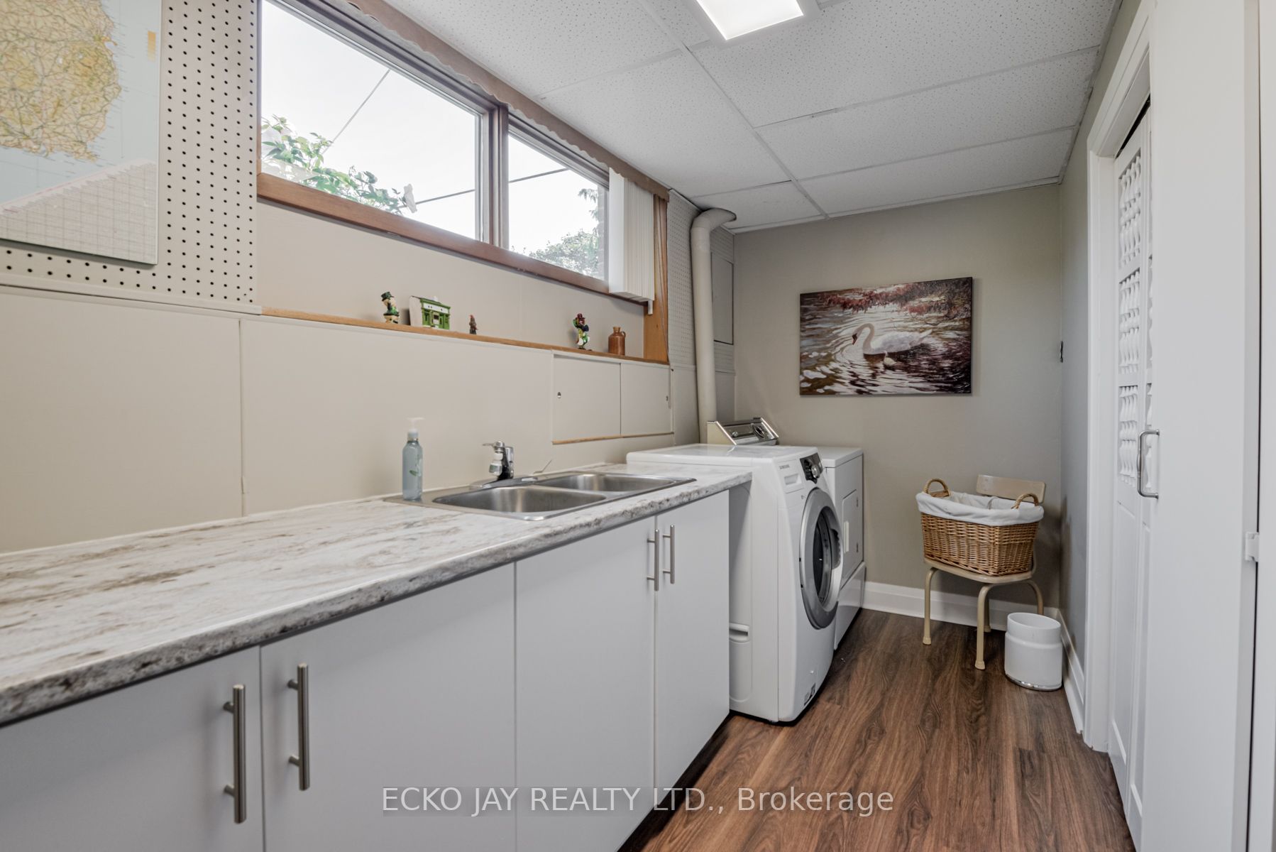 29 Treadgold Cres