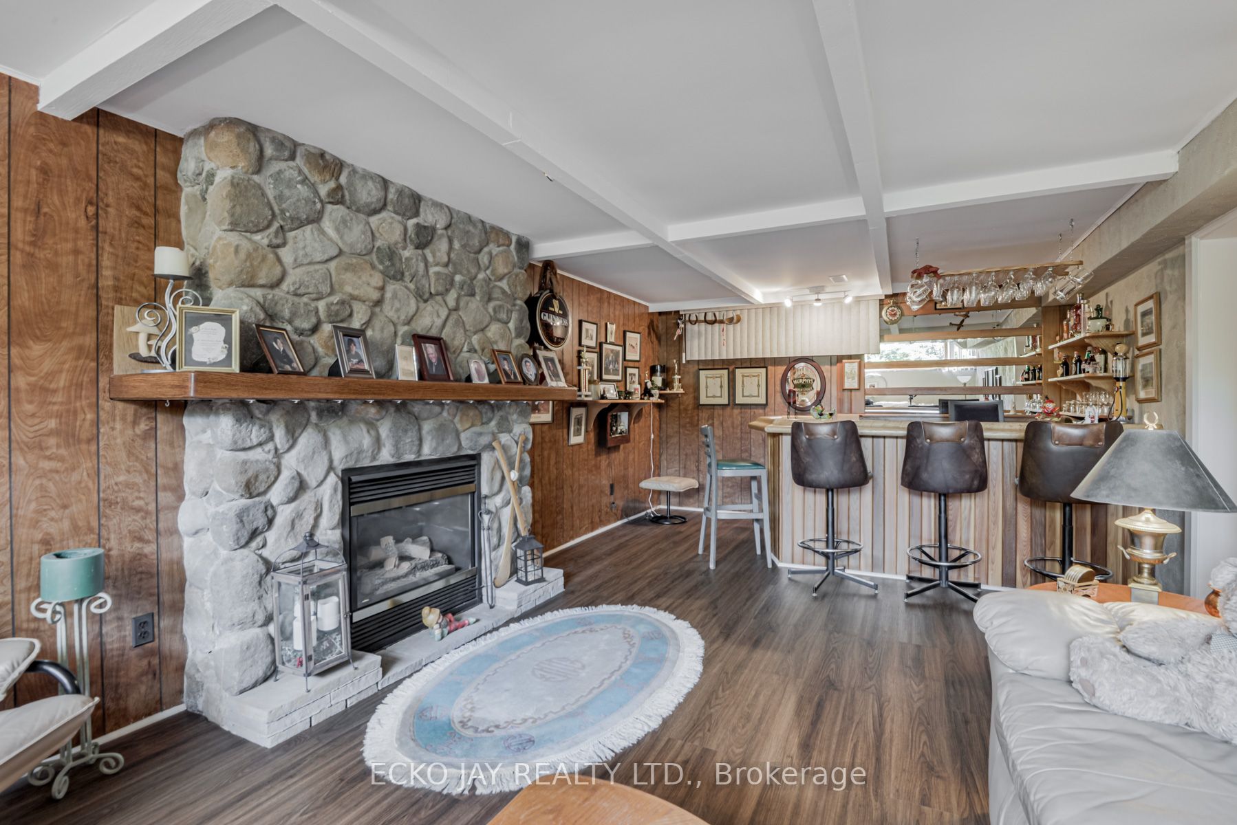 29 Treadgold Cres