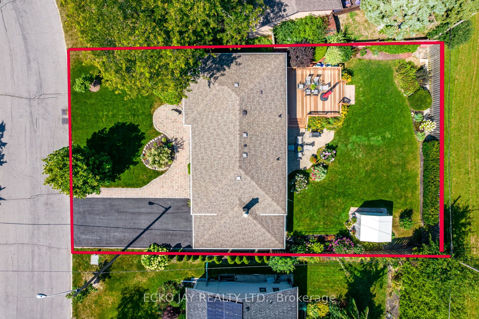 29 Treadgold Cres
