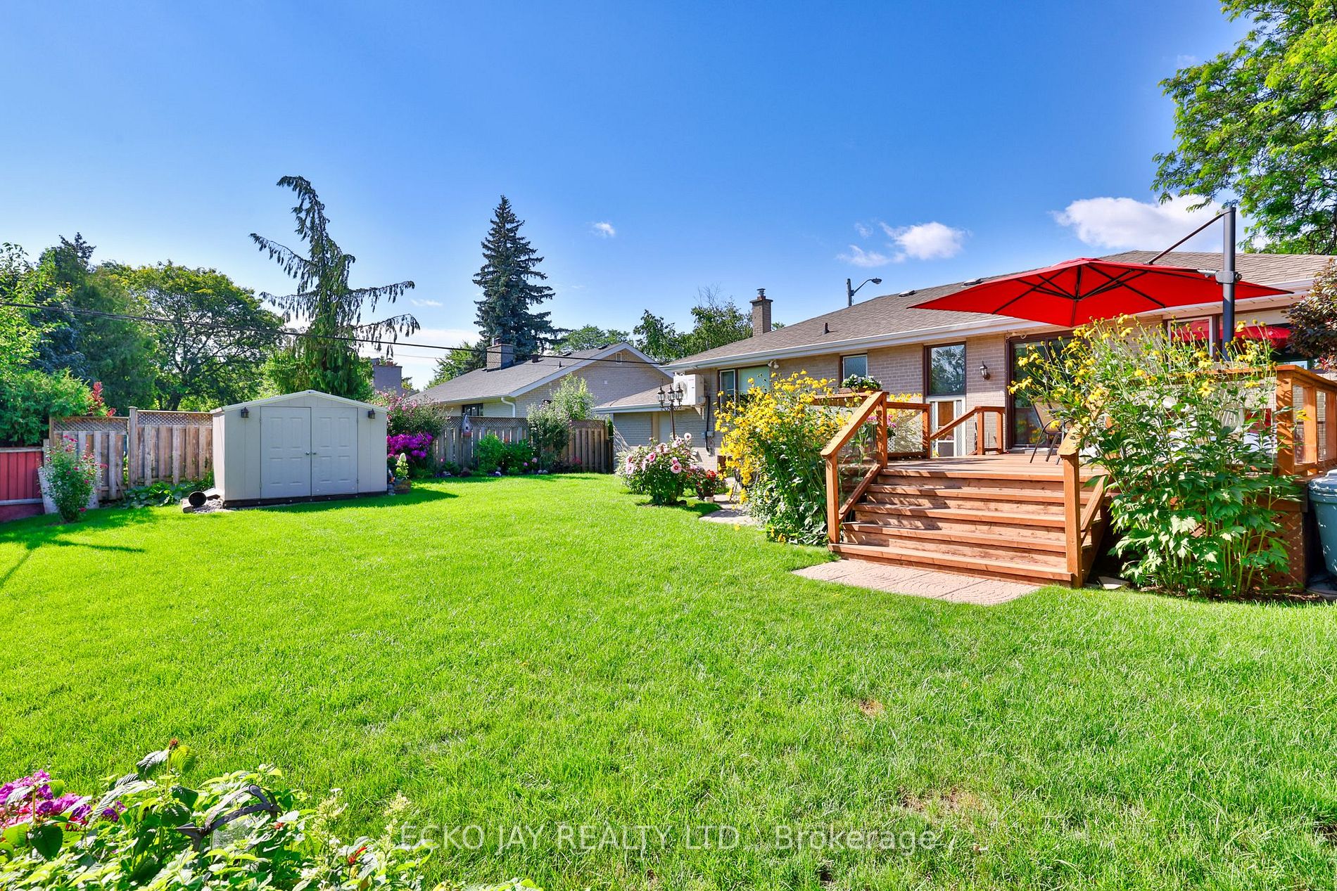 29 Treadgold Cres