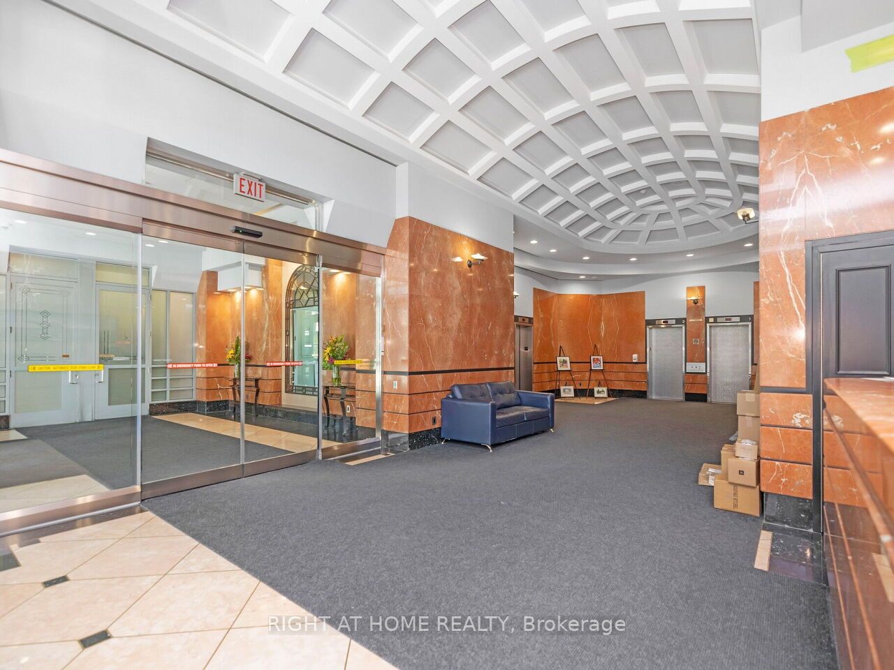 10 Yonge St, #1706