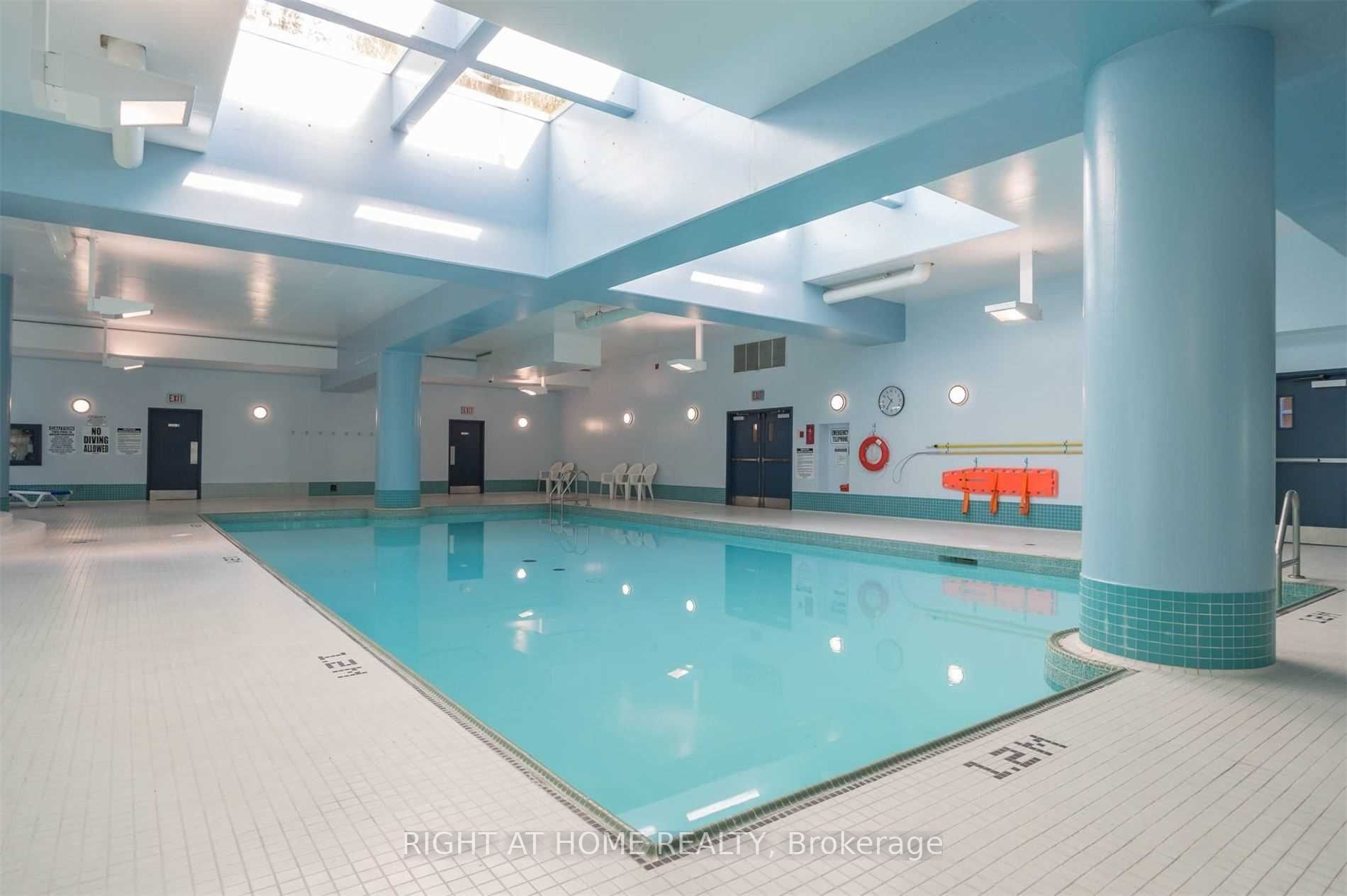10 Yonge St, #1706