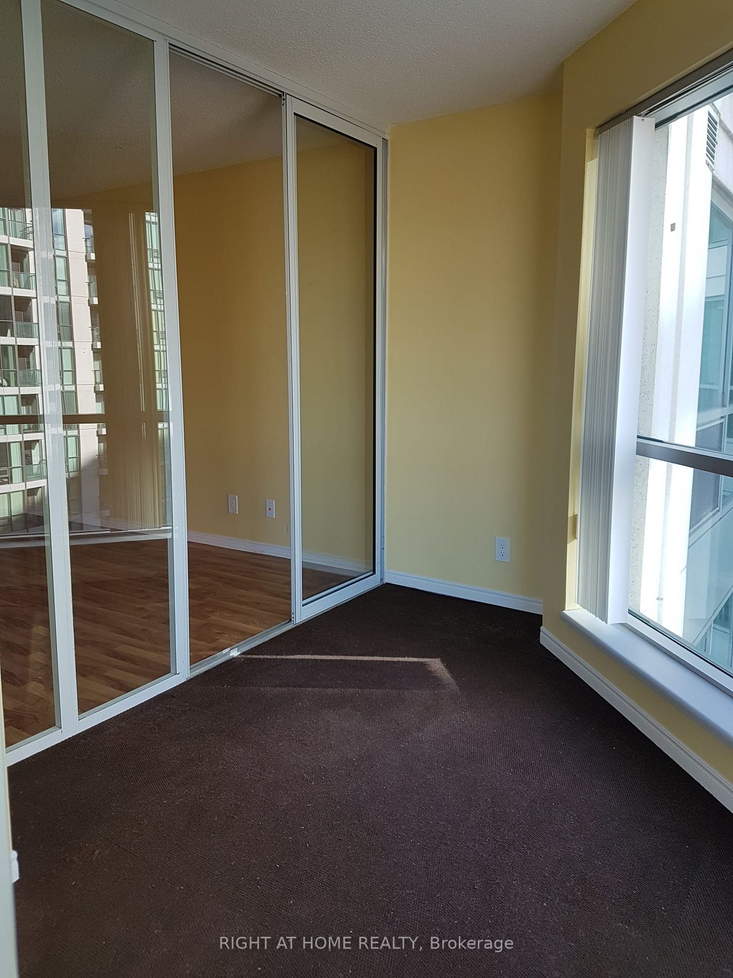 10 Yonge St, #1706