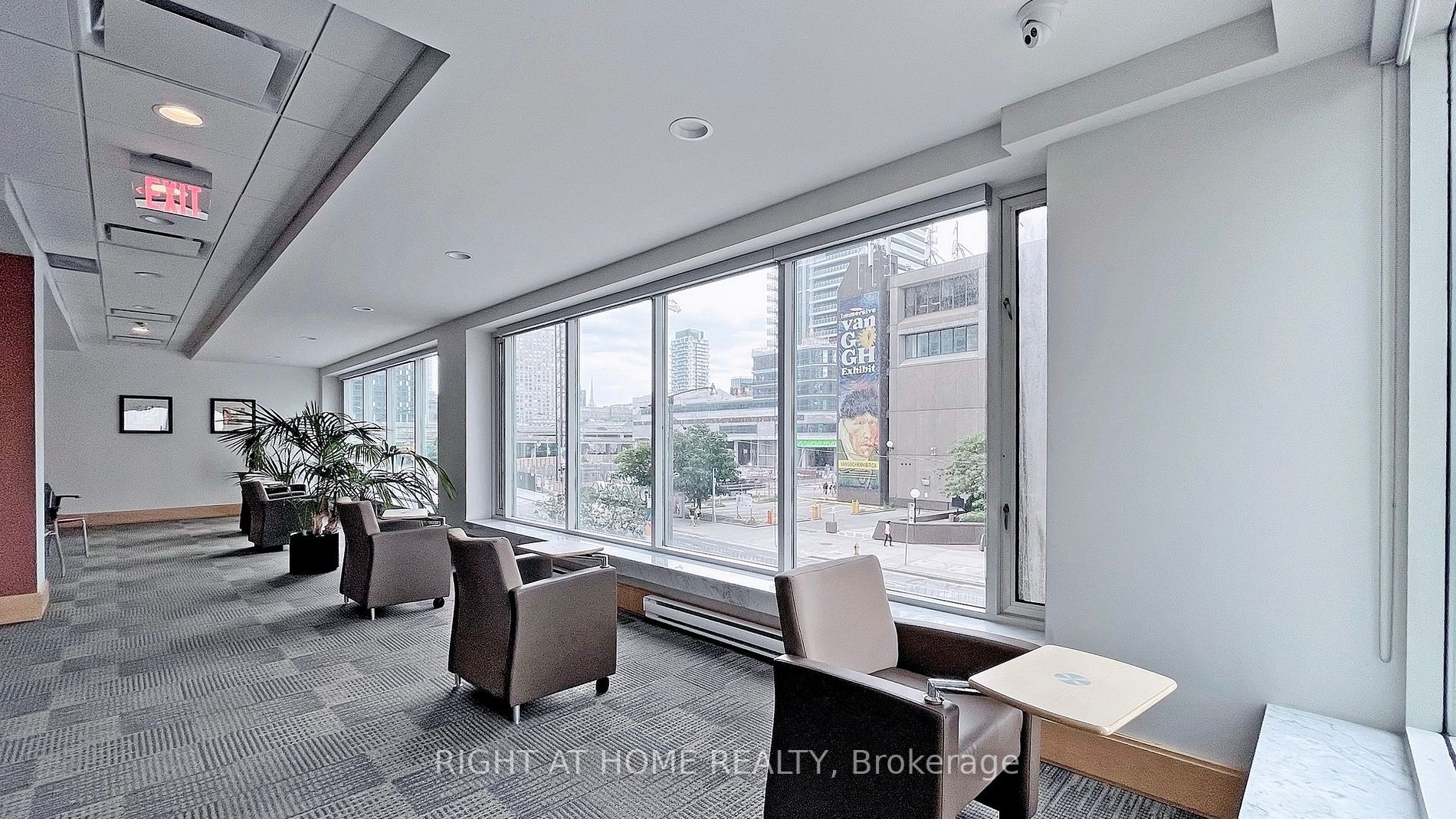 10 Yonge St, #1706