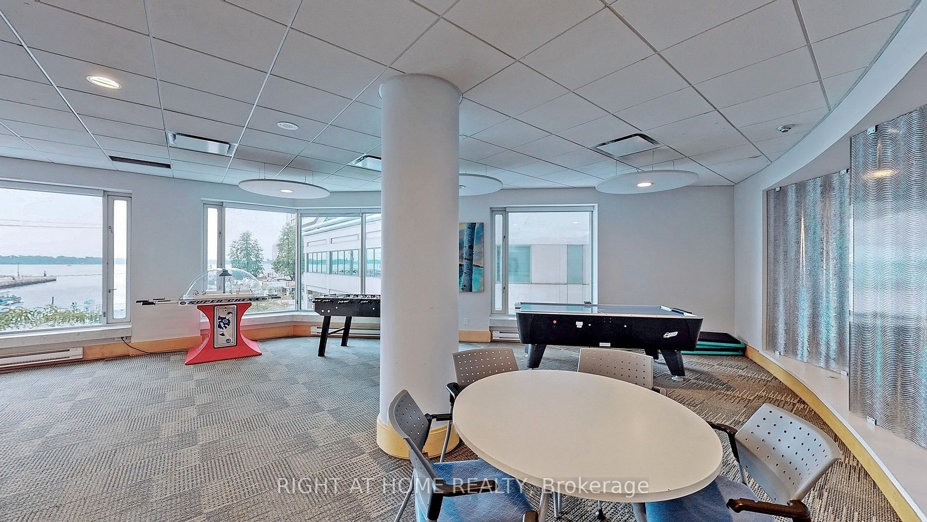 10 Yonge St, #1706