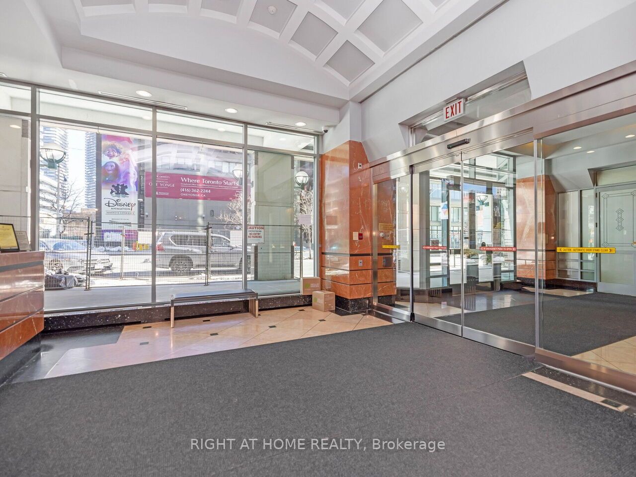 10 Yonge St, #1706