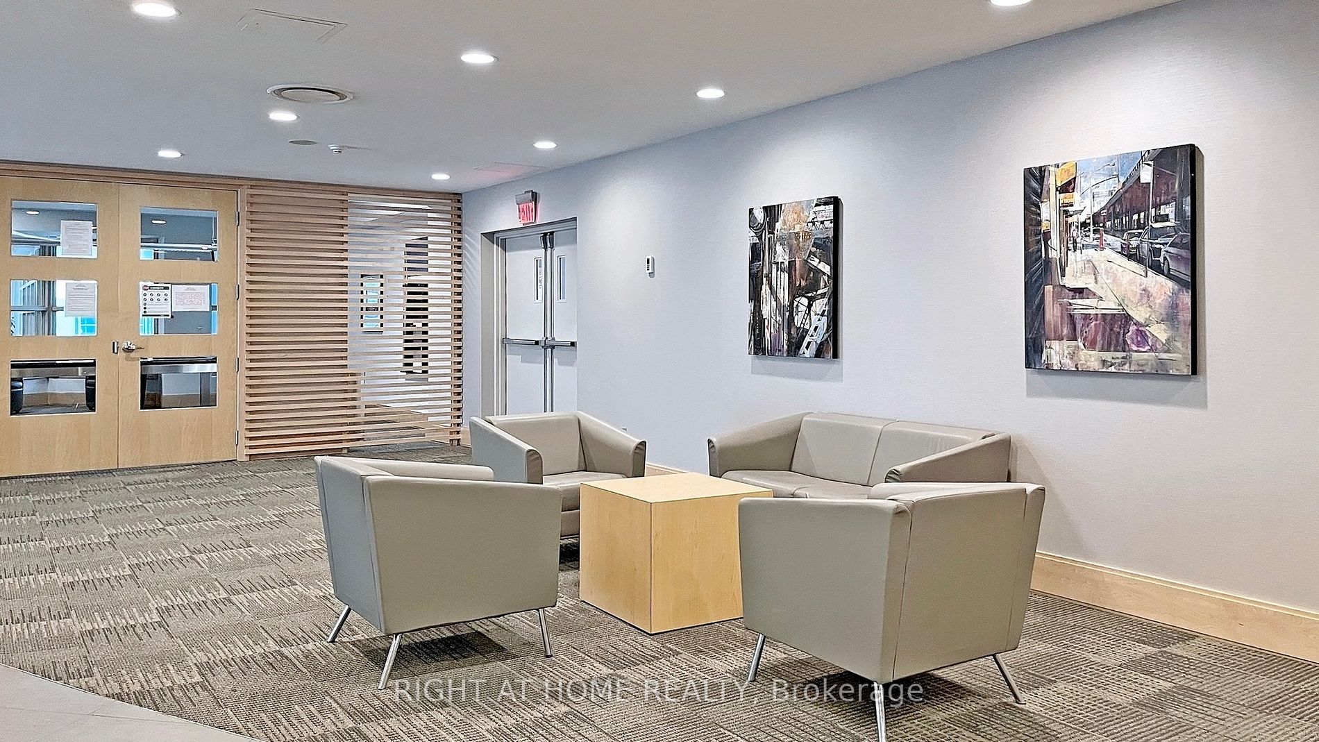 10 Yonge St, #1706