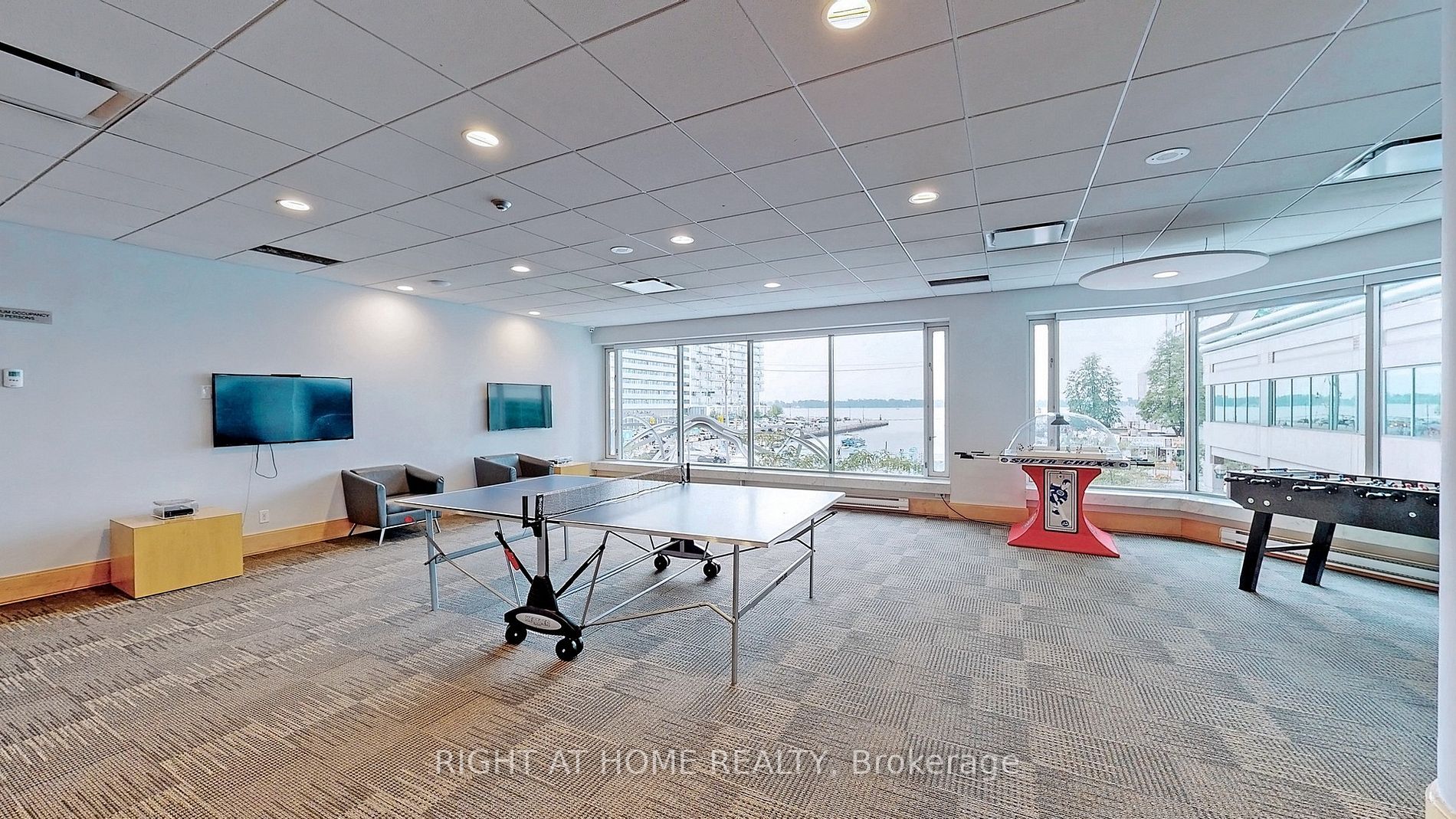 10 Yonge St, #1706