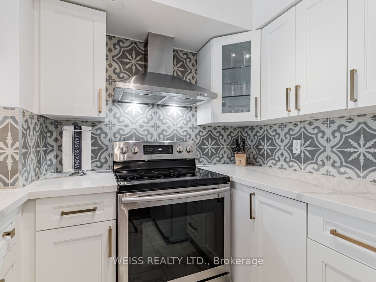 361 Front St W, #325