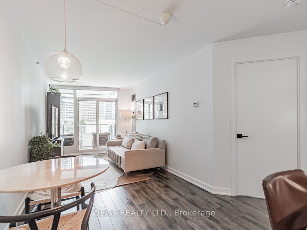 361 Front St W, #325