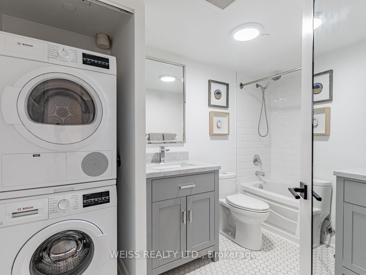 361 Front St W, #325