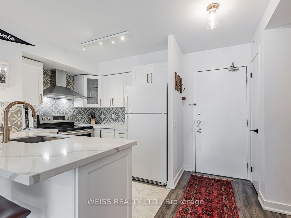 361 Front St W, #325