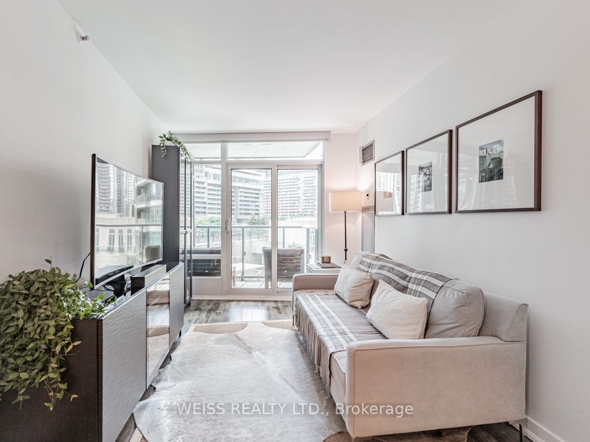 361 Front St W, #325