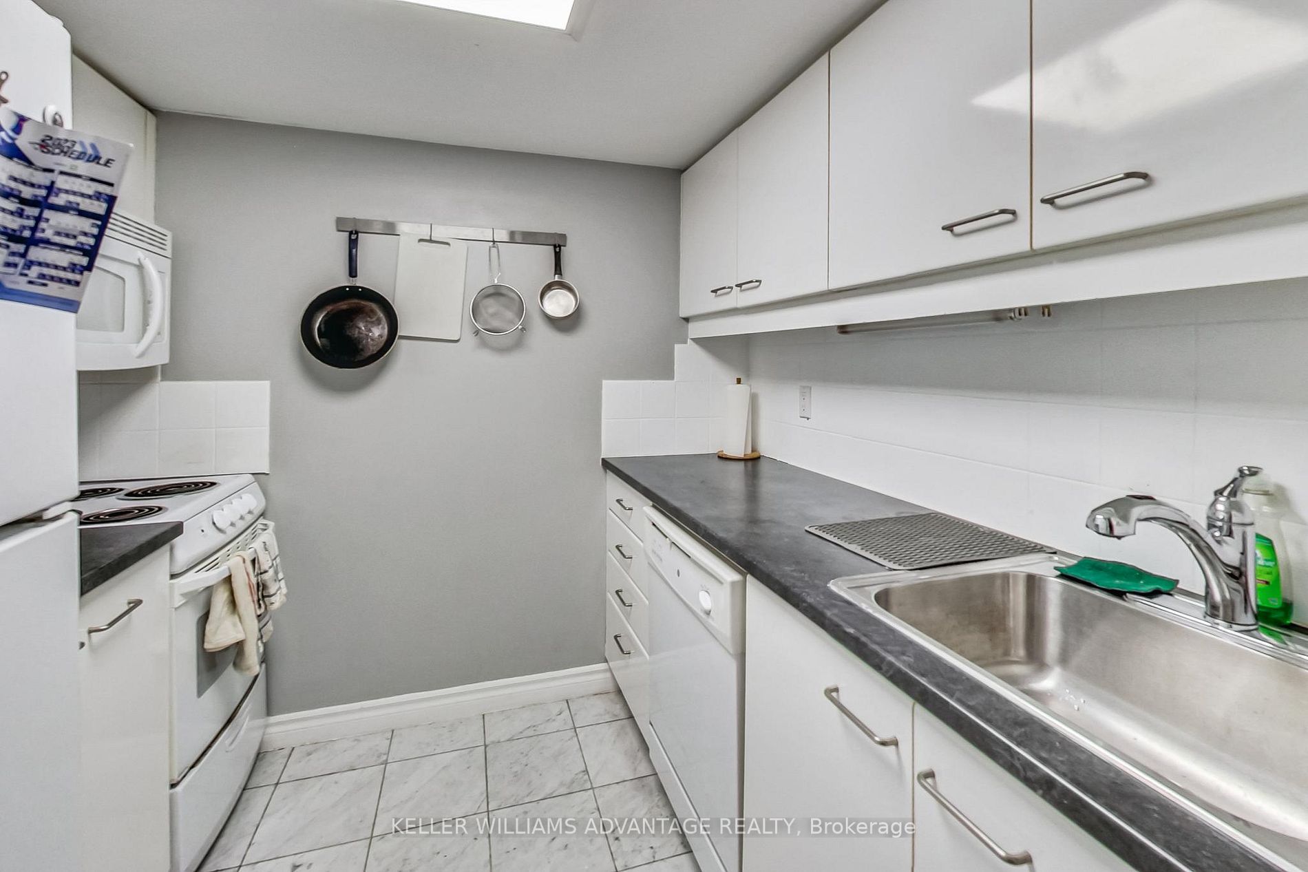 38 Elm St, #800