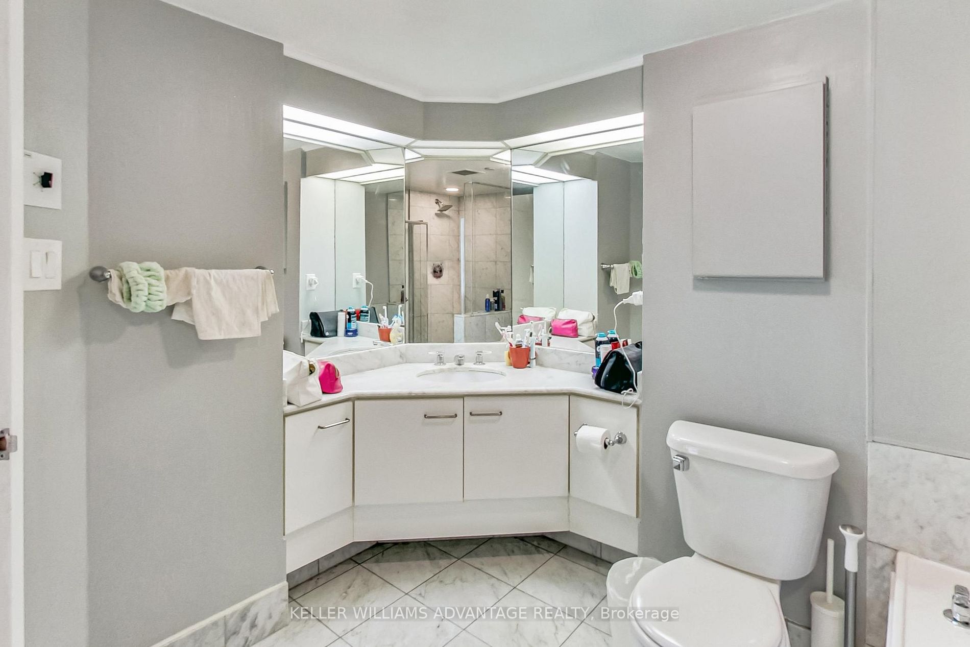 38 Elm St, #800