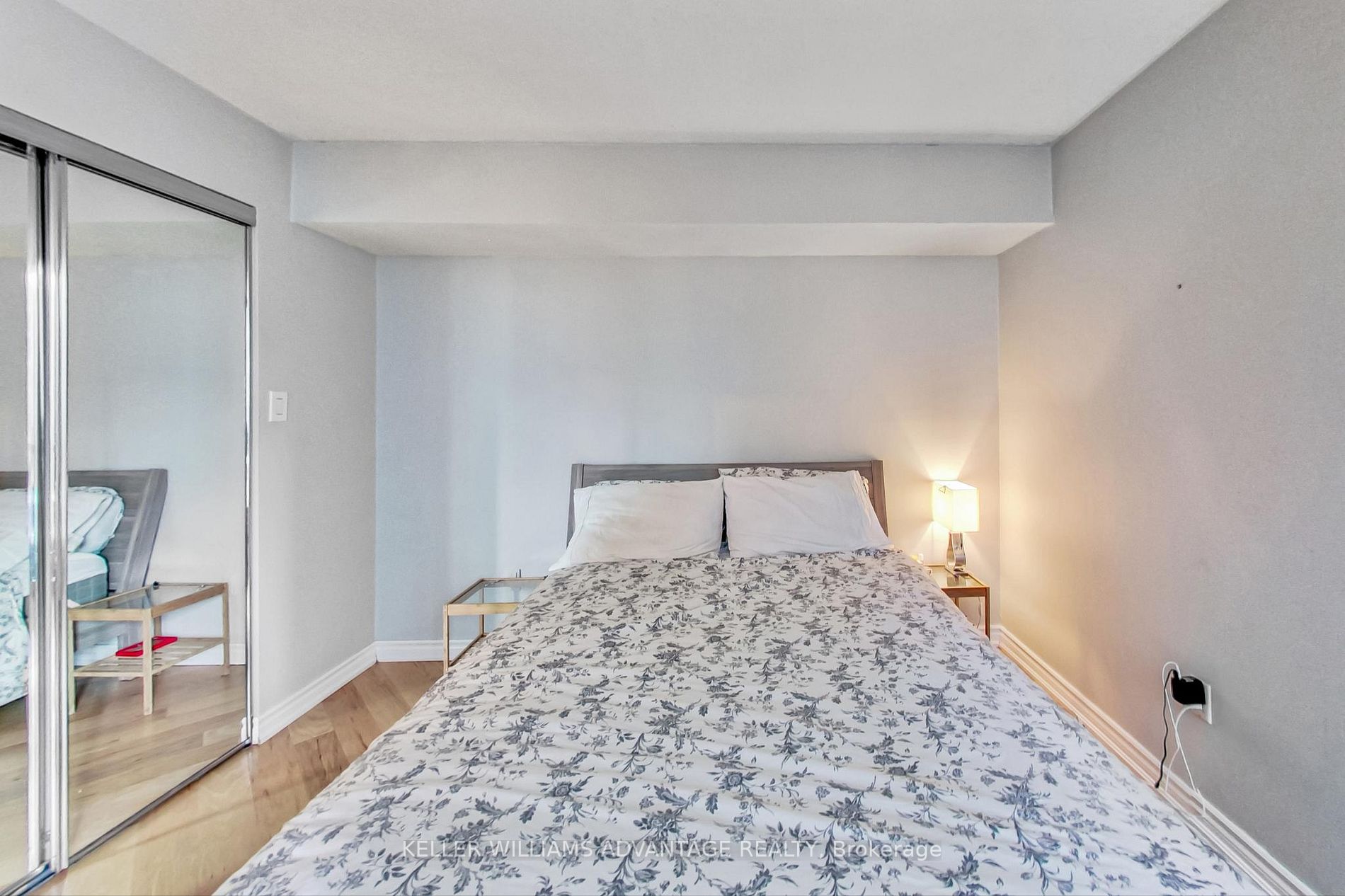 38 Elm St, #800