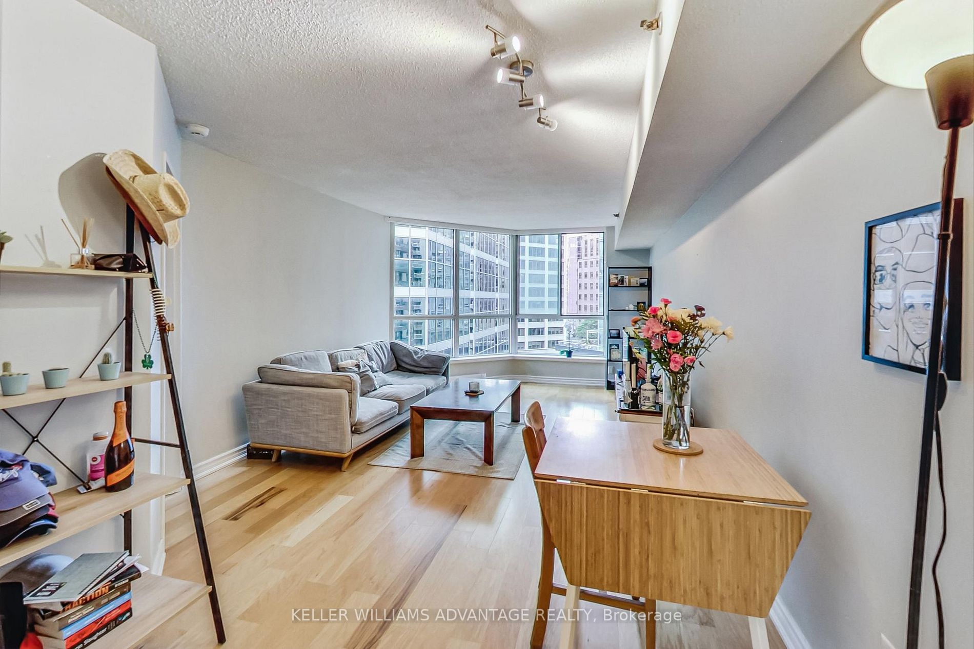 38 Elm St, #800