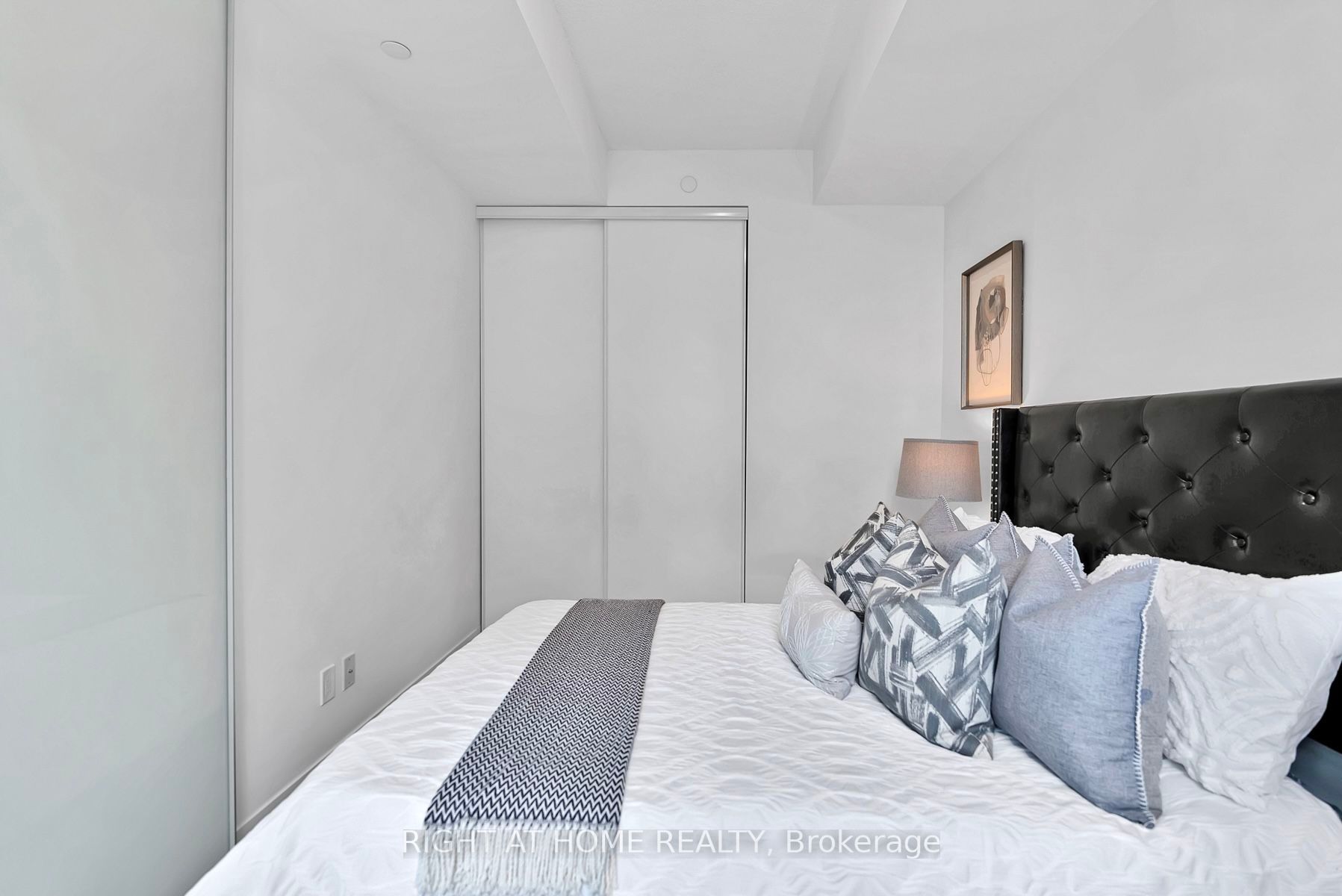 87 Peter St, #2816