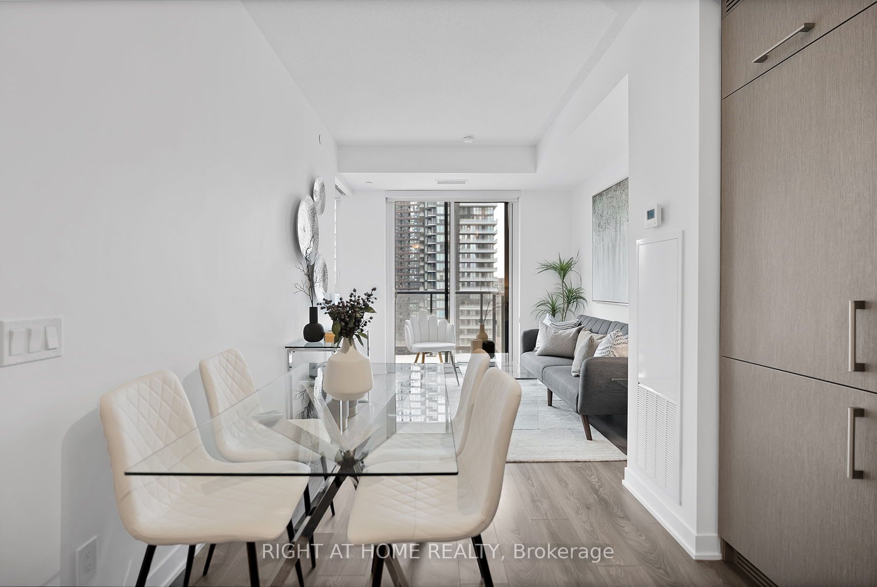 87 Peter St, #2816