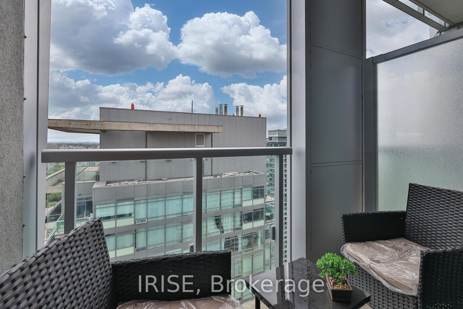 1 Yorkville Ave, #3606