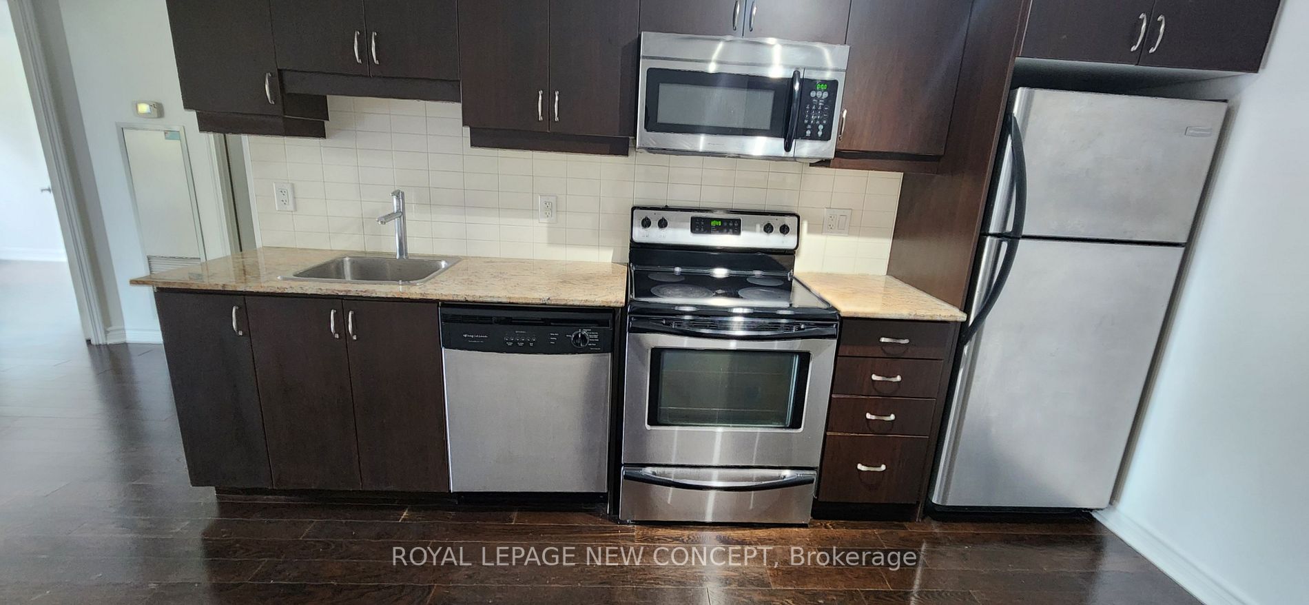 27 Rean Dr, #330