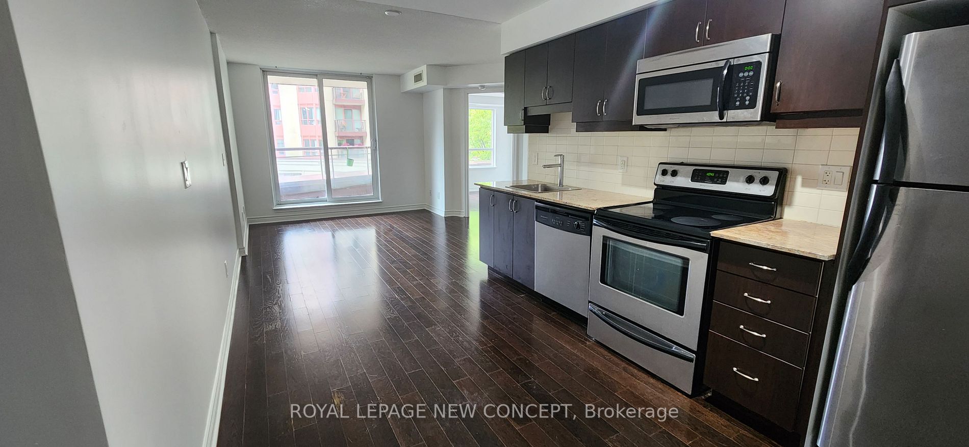 27 Rean Dr, #330