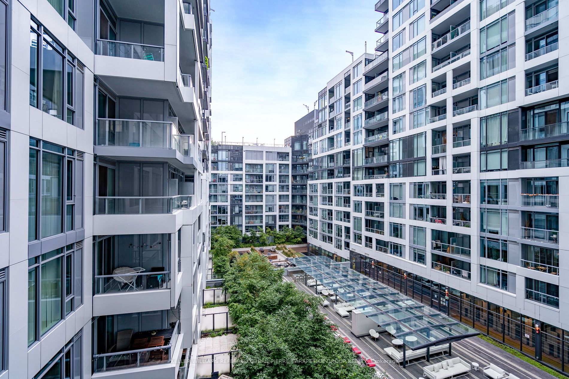 27 Bathurst St, #602