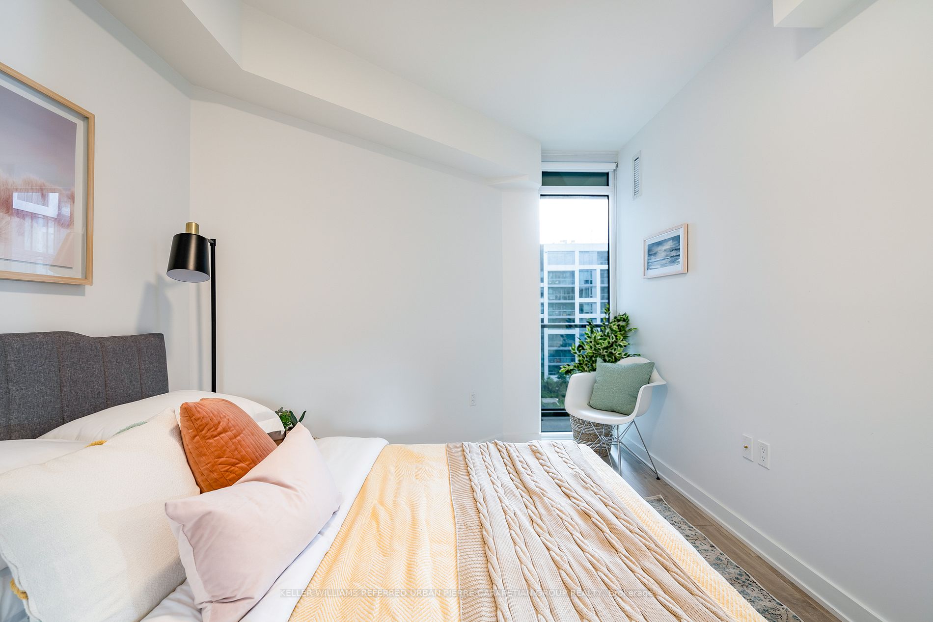 27 Bathurst St, #602