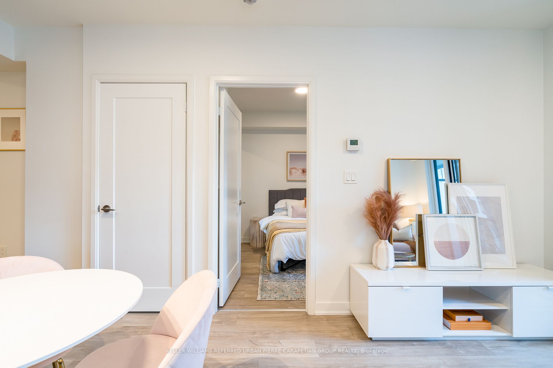 27 Bathurst St, #602
