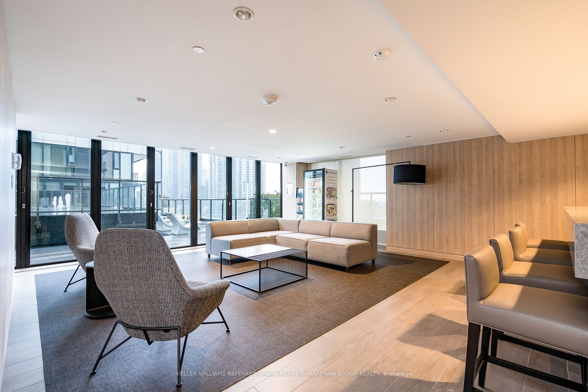 27 Bathurst St, #602