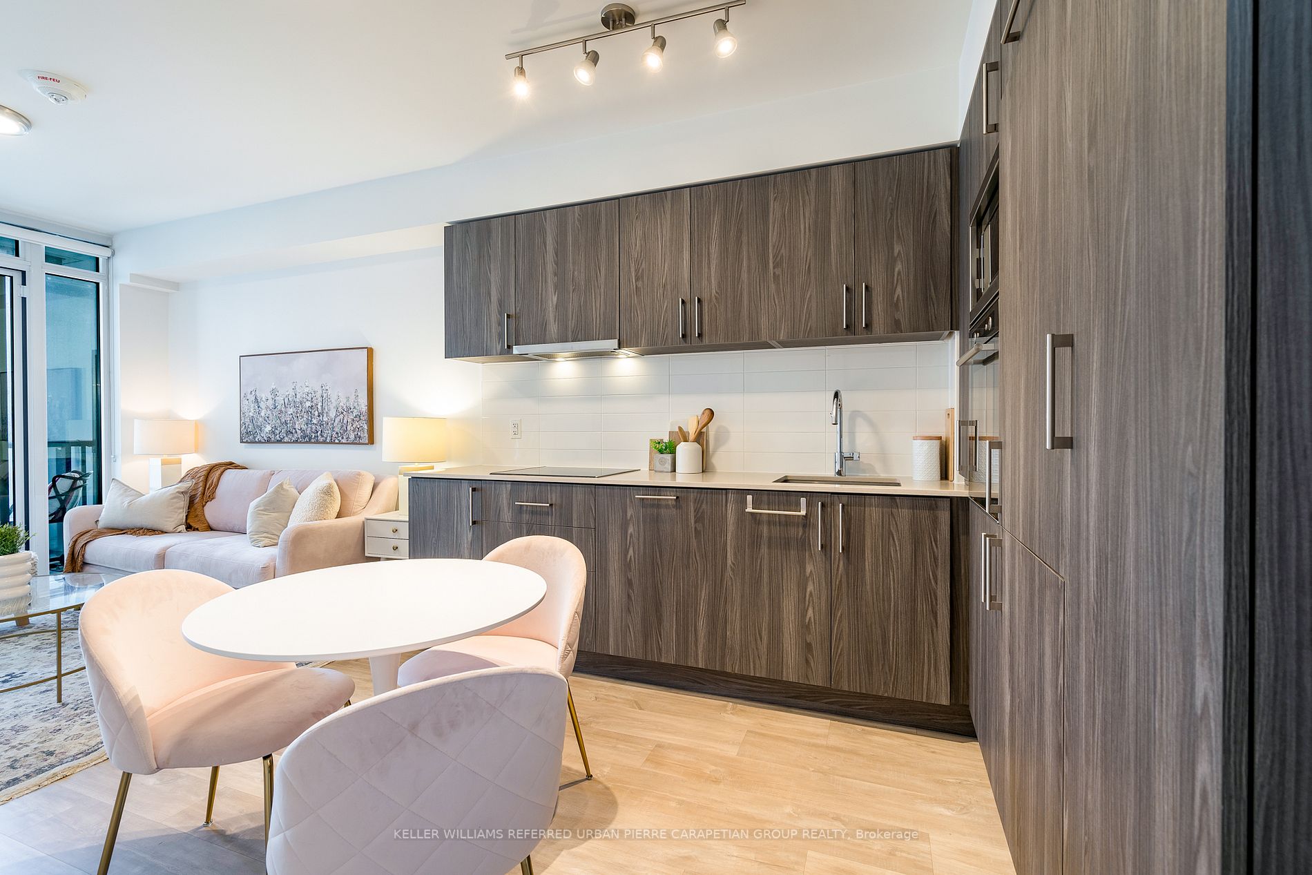 27 Bathurst St, #602