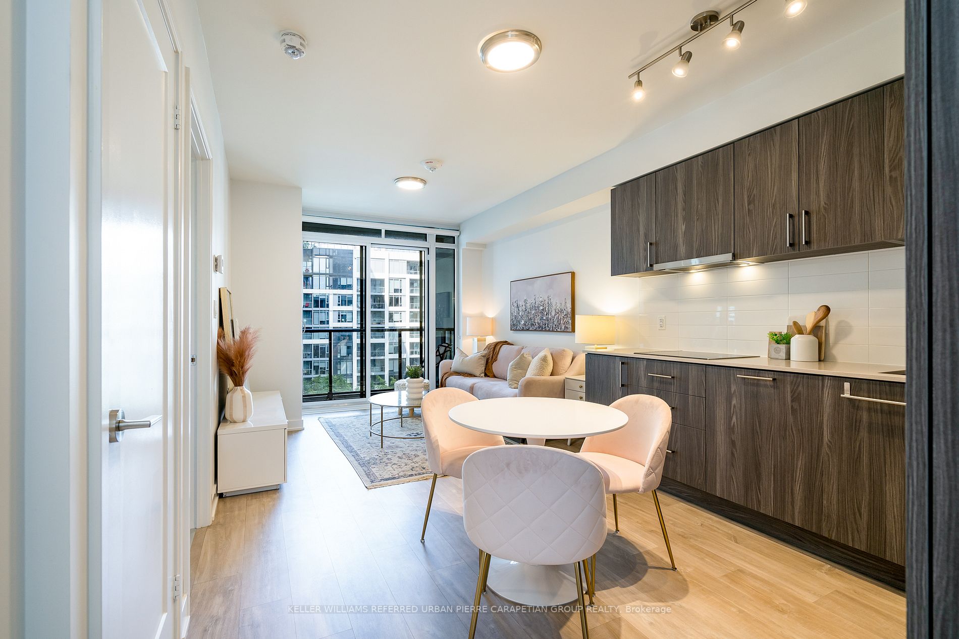 27 Bathurst St, #602