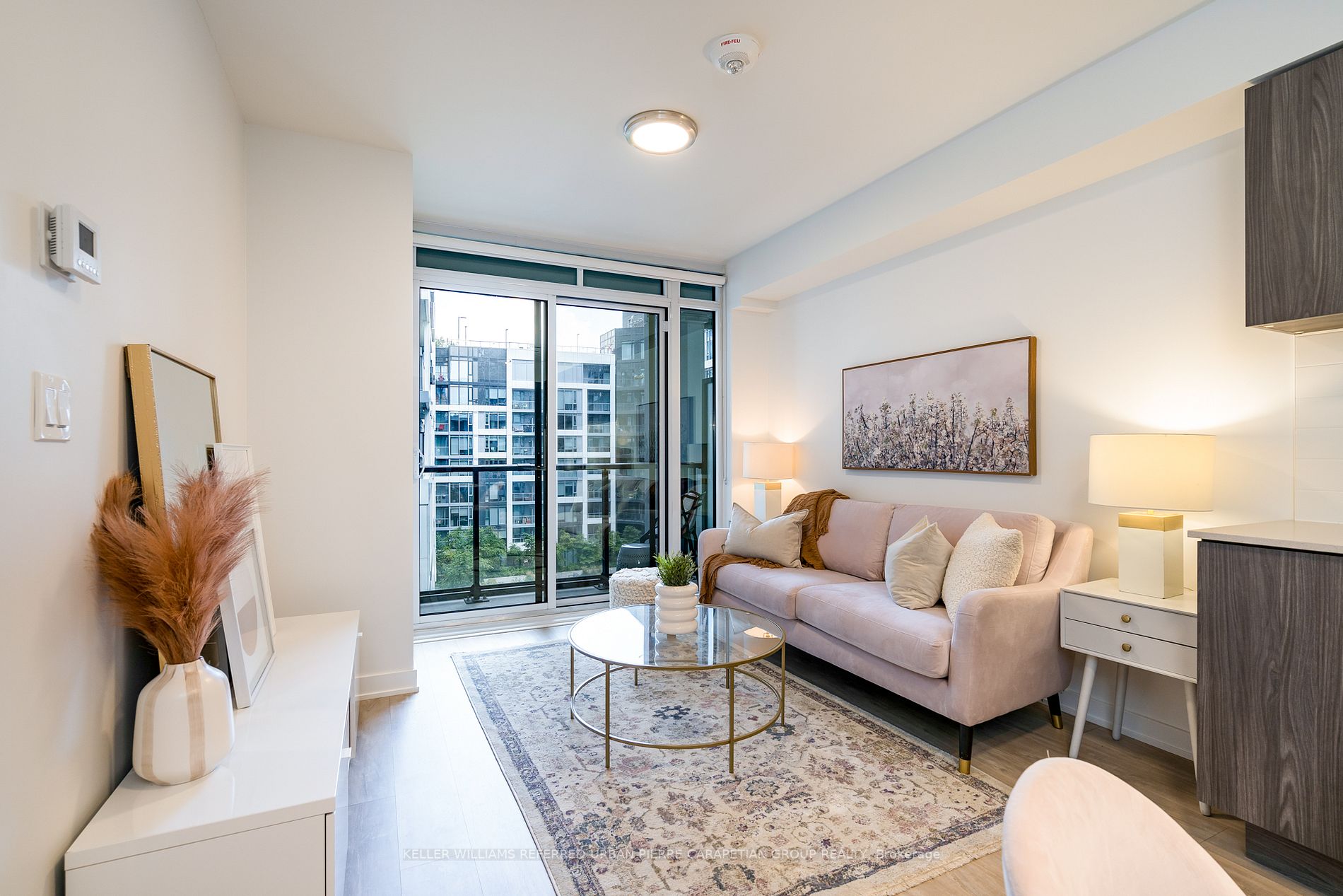 27 Bathurst St, #602
