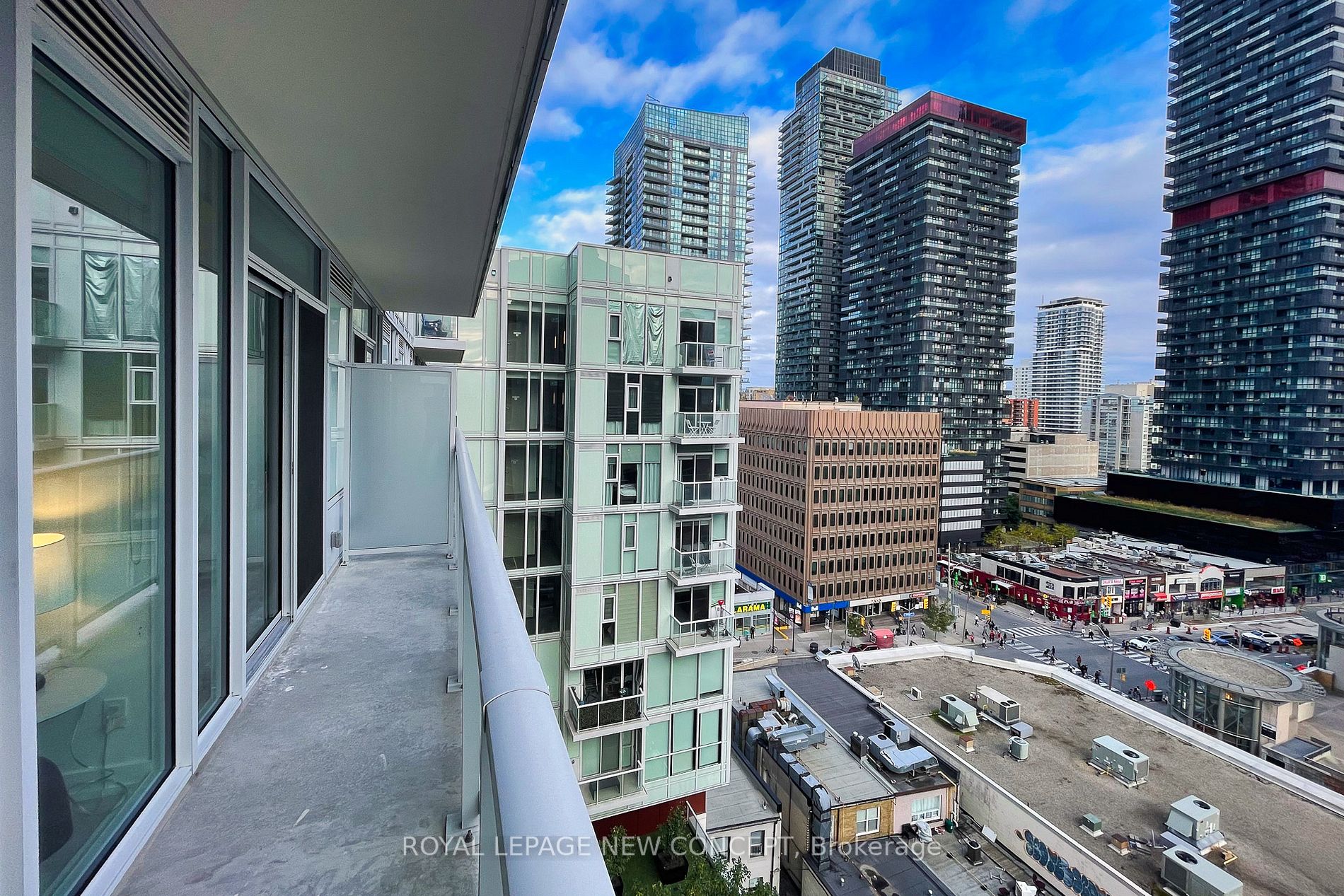 33 Helendale Ave, #915