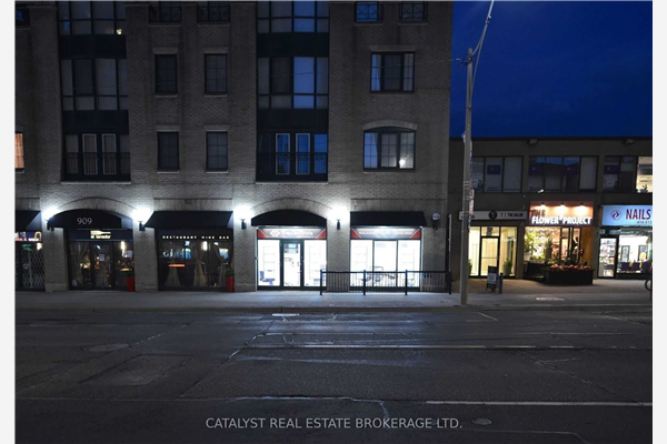 909 Yonge St, Toronto