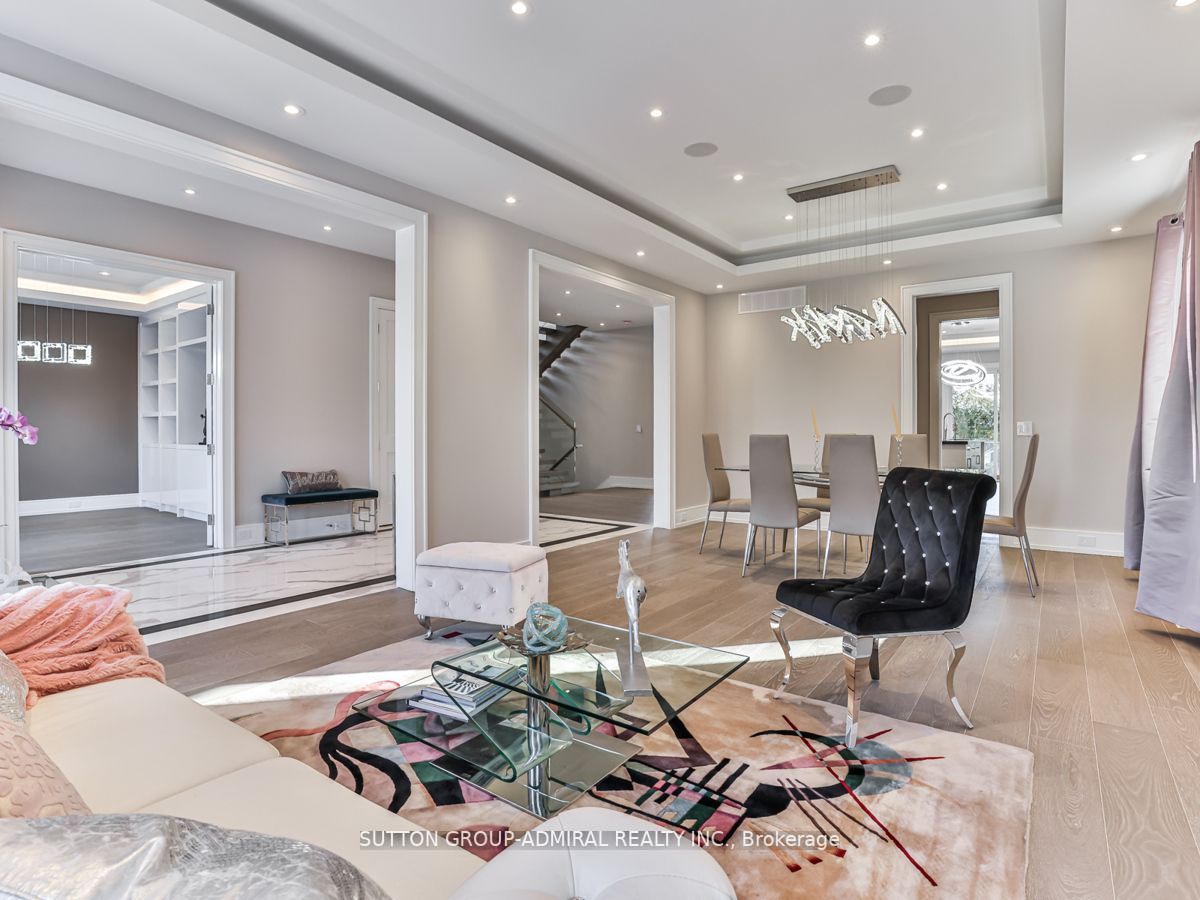 5 Brooke Ave