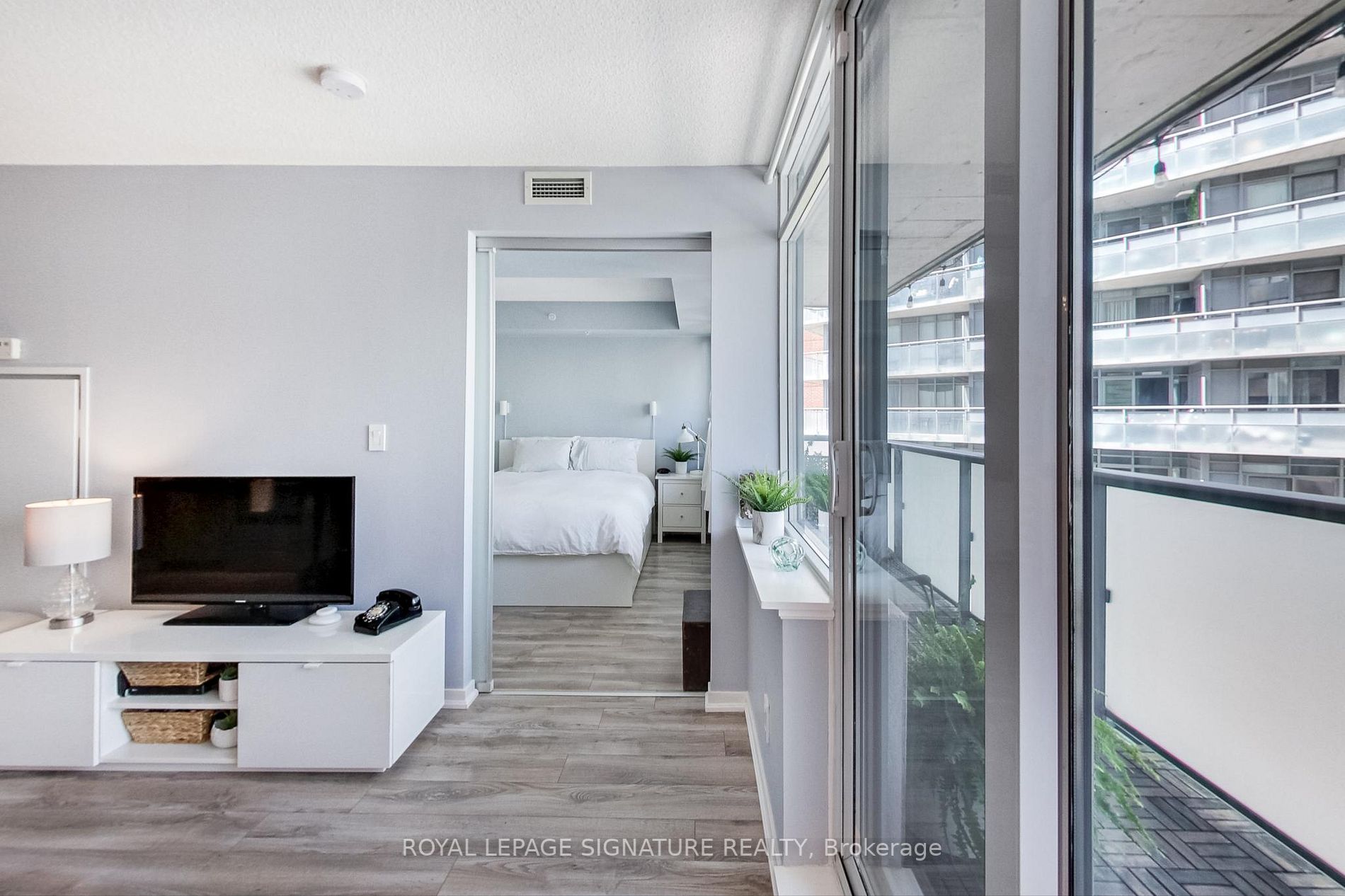 20 Joe Shuster Way, #420