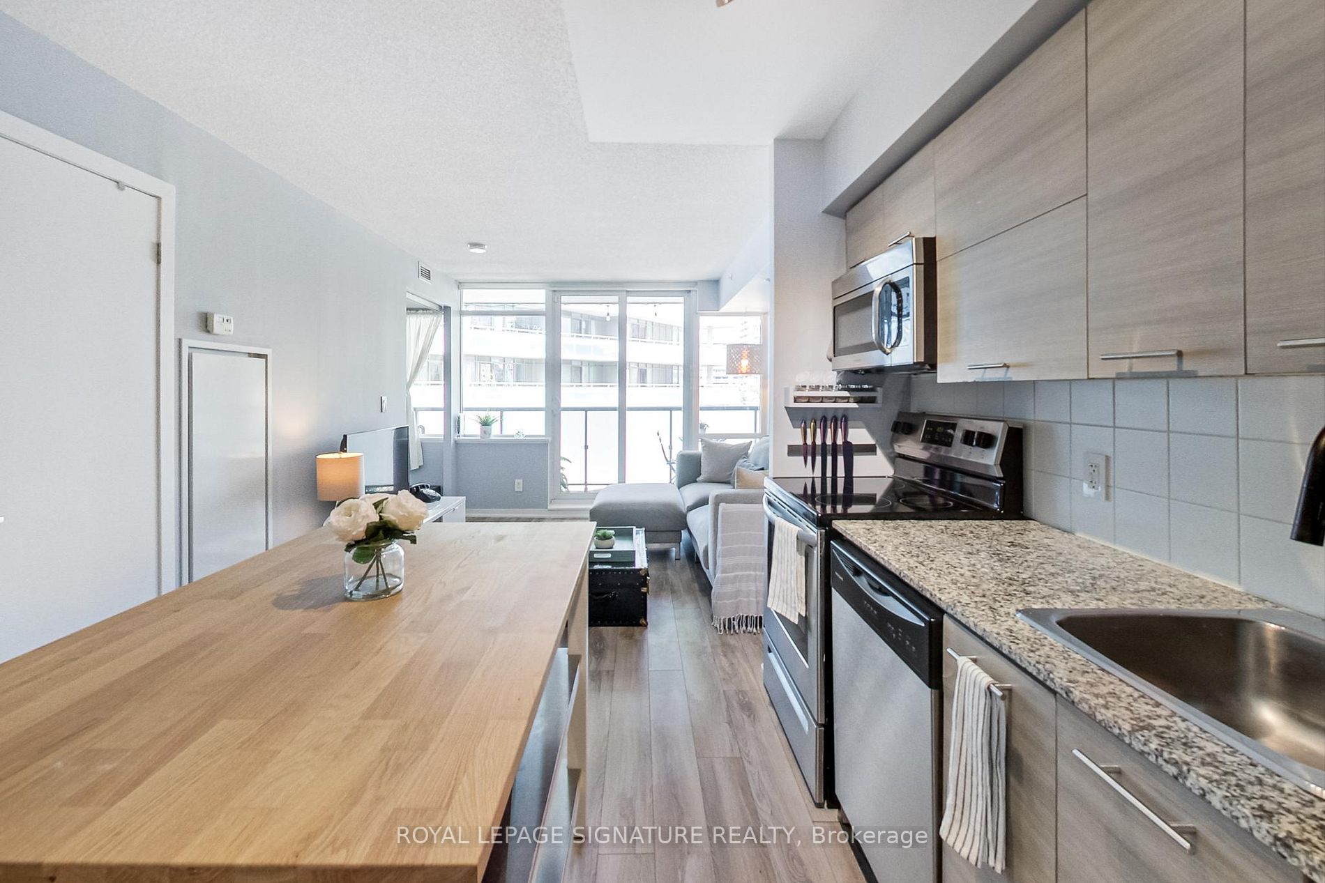 20 Joe Shuster Way, #420