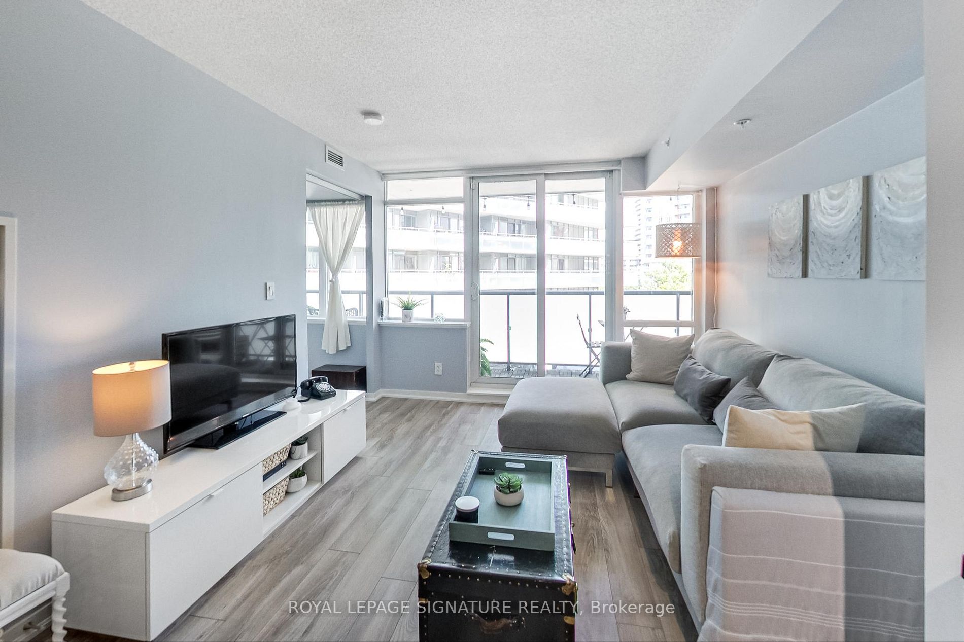 20 Joe Shuster Way, #420
