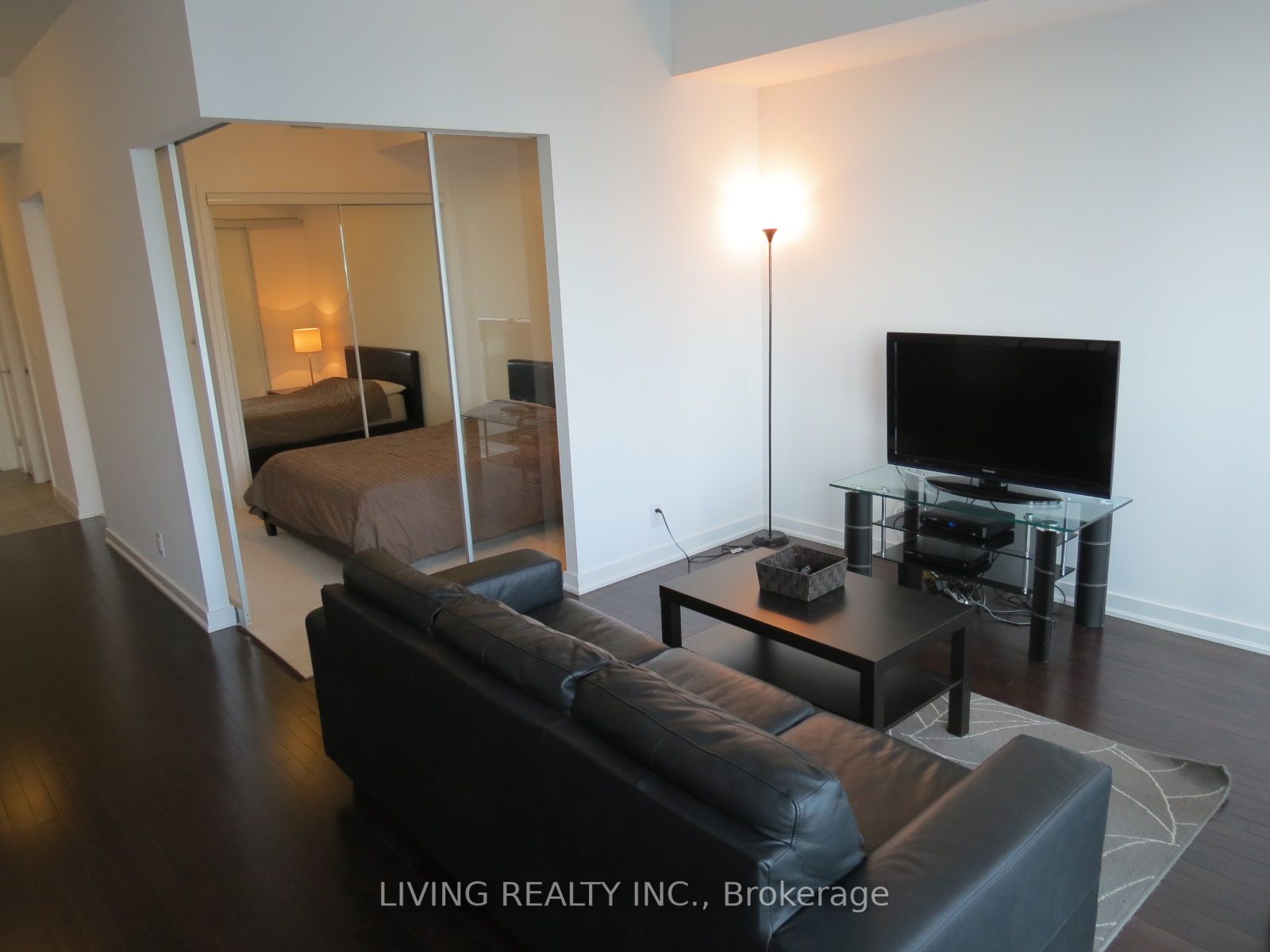 14 York St, #2704