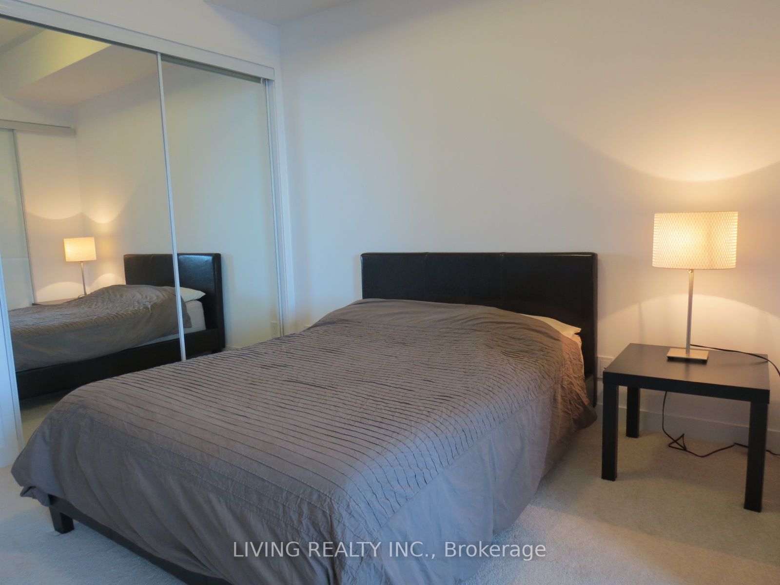 14 York St, #2704