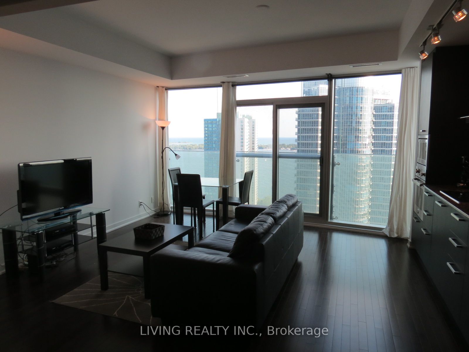 14 York St, #2704