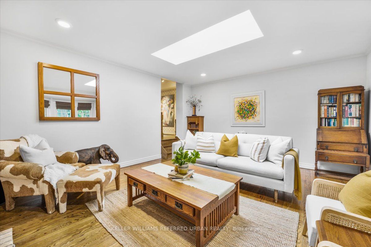 12 Walmsley Blvd