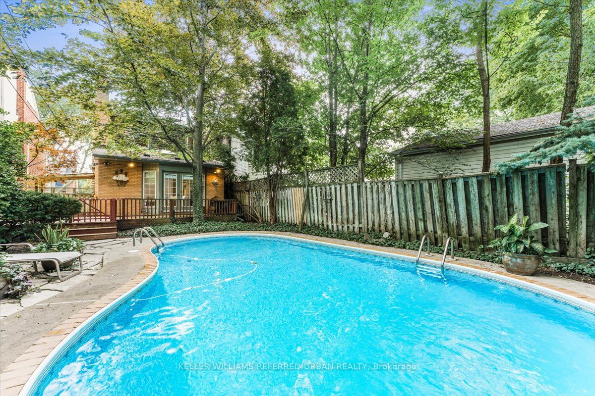 12 Walmsley Blvd