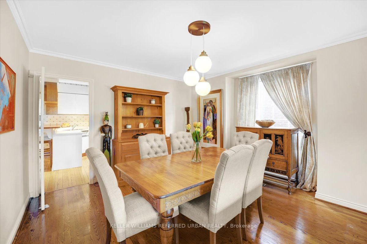 12 Walmsley Blvd