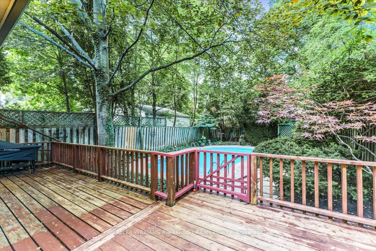 12 Walmsley Blvd