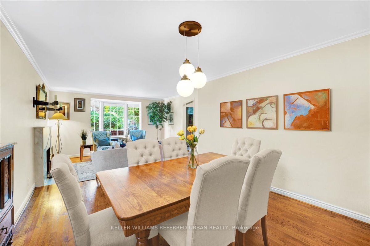 12 Walmsley Blvd