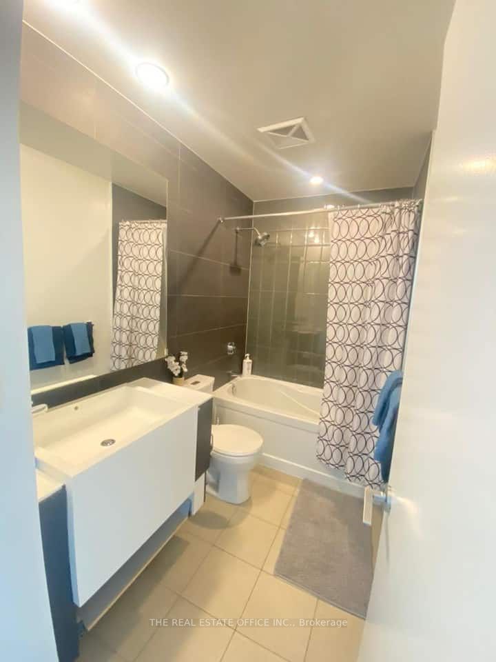 151 Dan Leckie Way #202