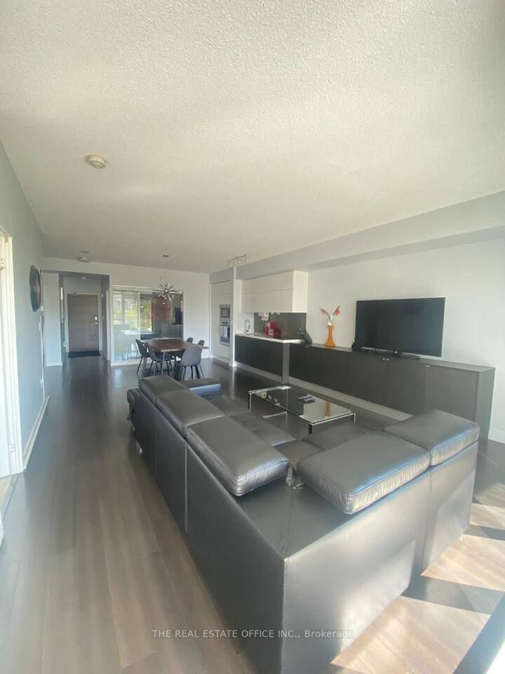 151 Dan Leckie Way #202