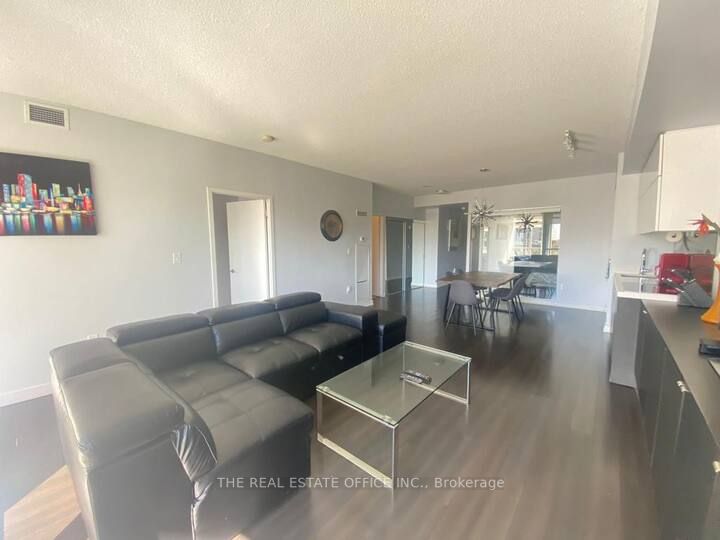151 Dan Leckie Way #202